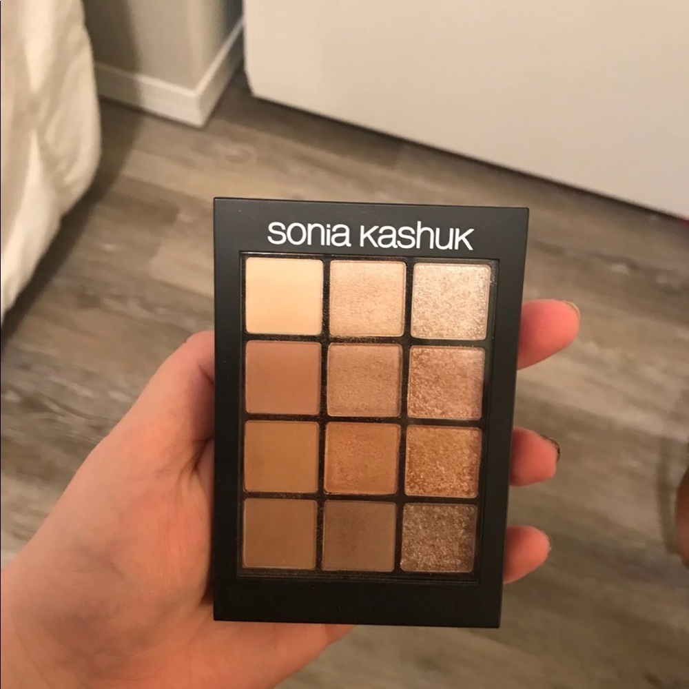 Eyeshadow palette